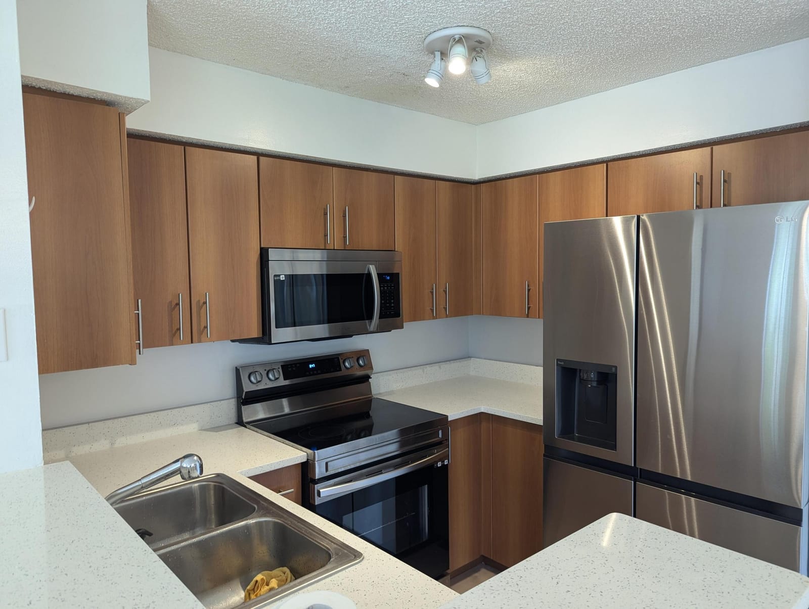 1215 CRYSTAL Way G — photo 8