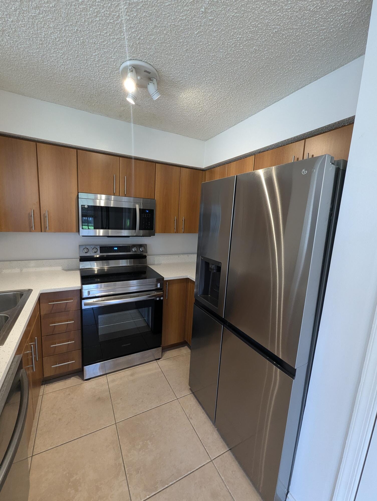 1215 CRYSTAL Way G — photo 9