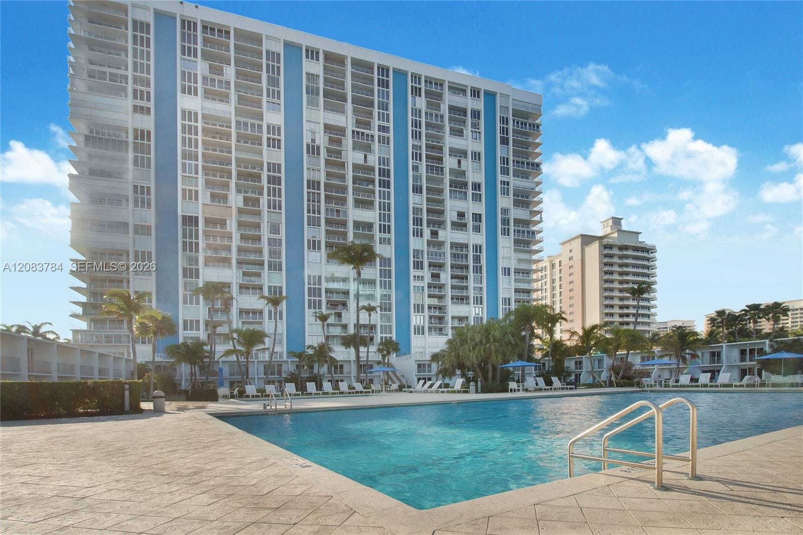 881 Ocean Drive 25E