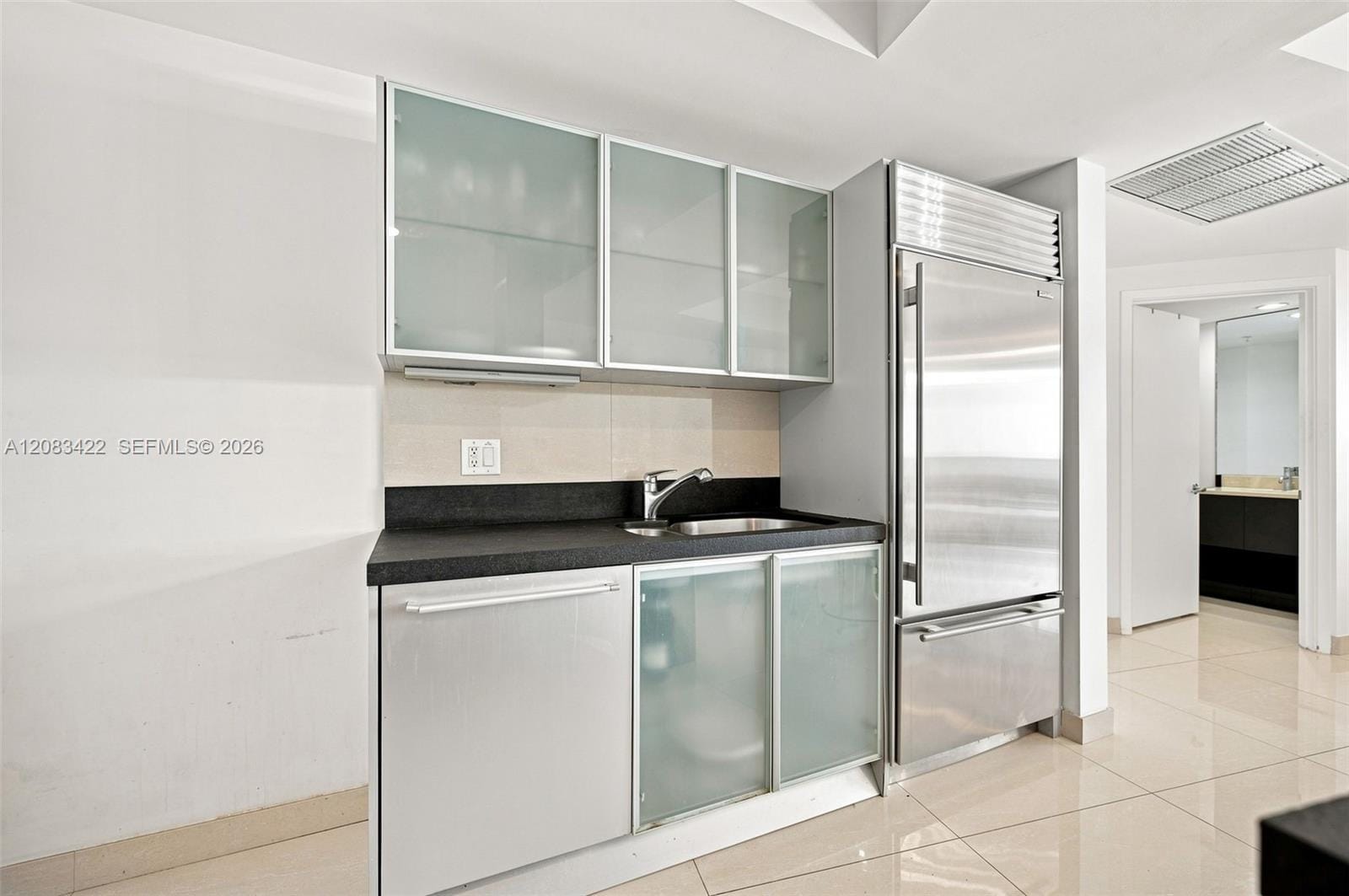 18201 Collins Avenue 802 — photo 8
