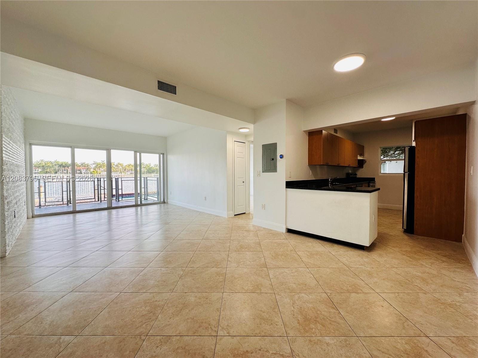 946 Bay Drive 7 — photo 3