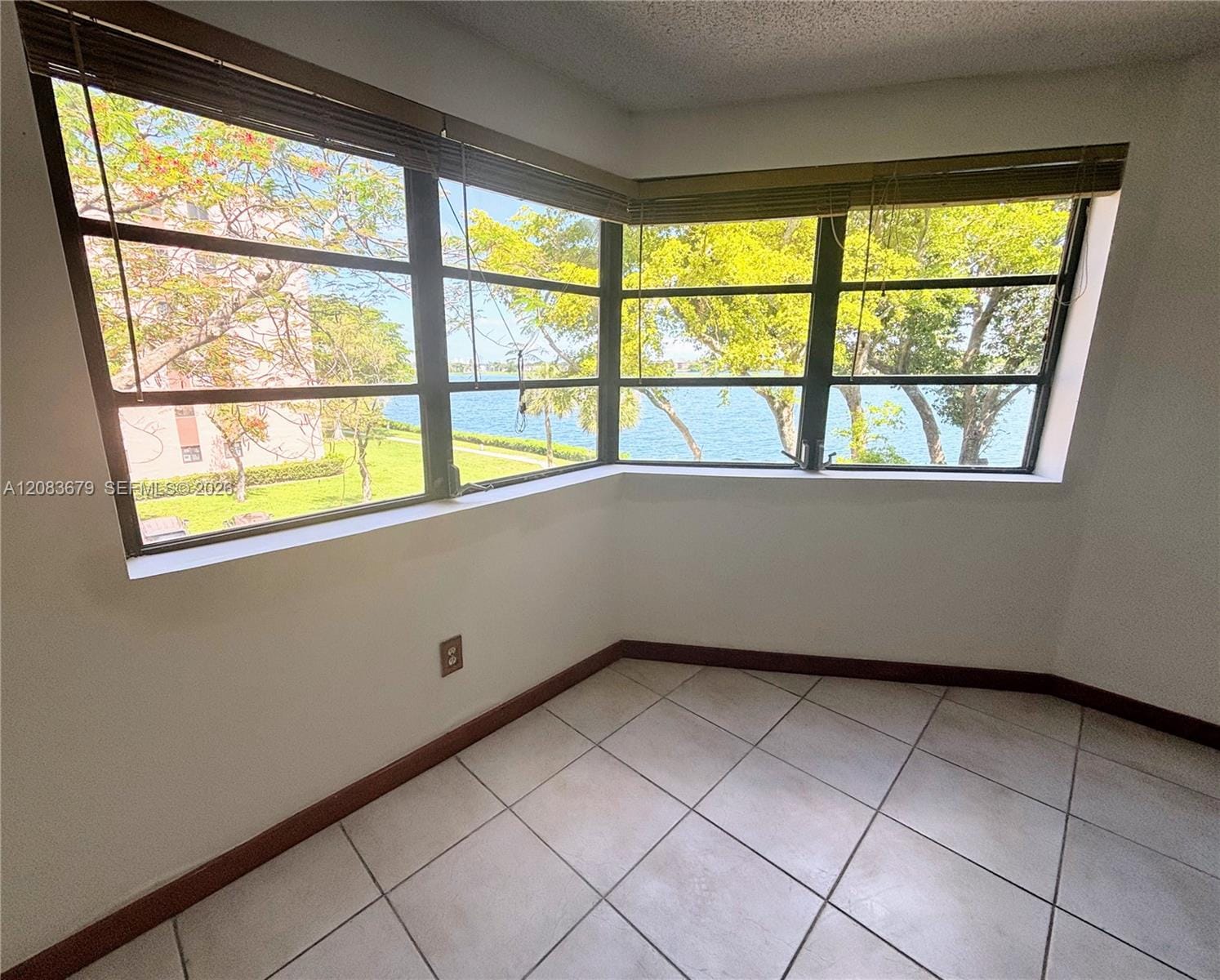 20860 San Simeon Way 303-6, Miami, FL 33179