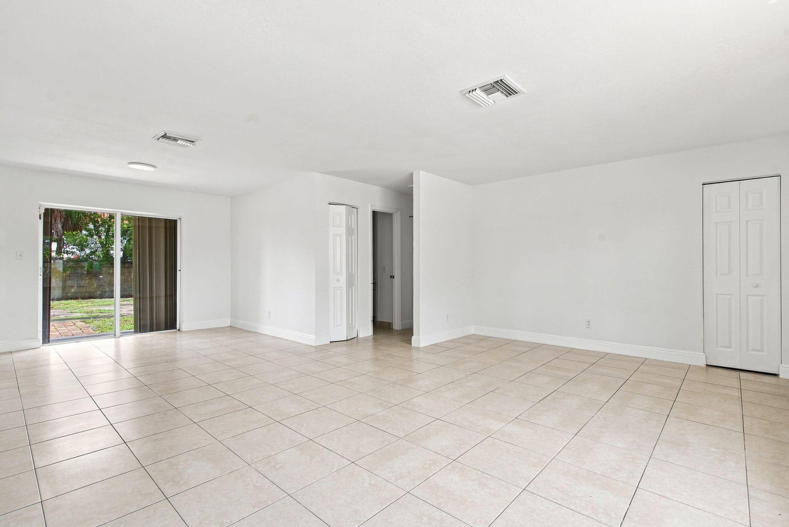 399 SW 14TH Street — photo 5