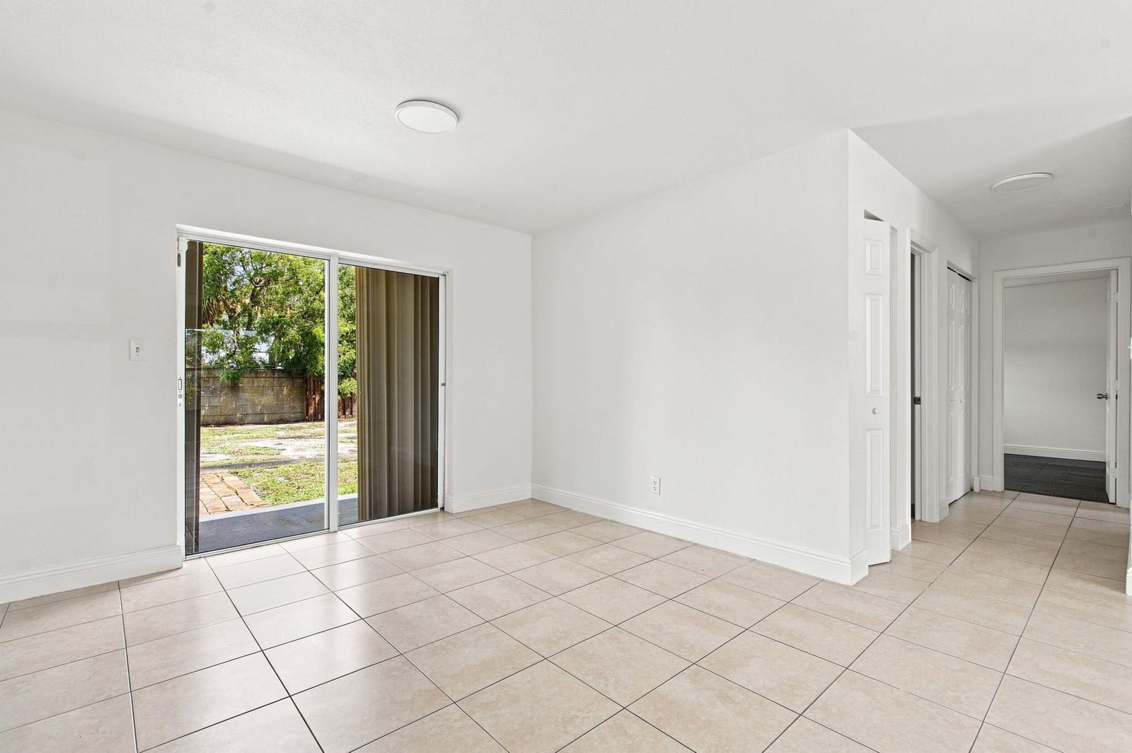 399 SW 14TH Street — photo 7