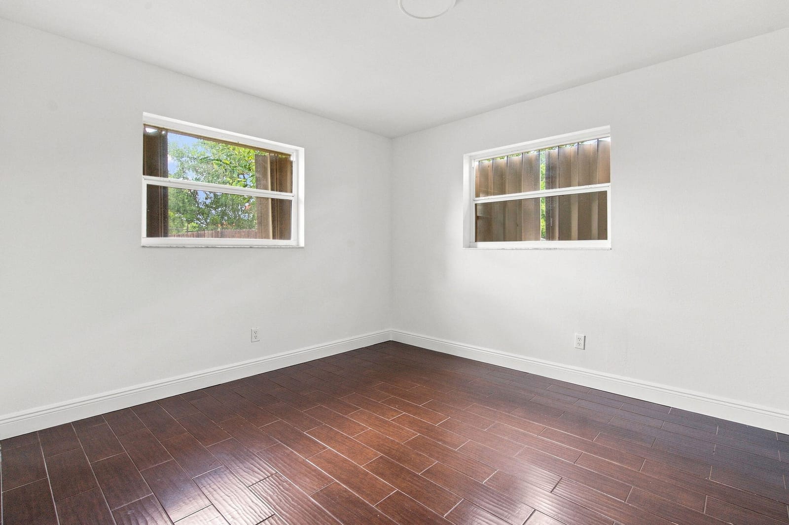 399 SW 14TH Street — photo 8