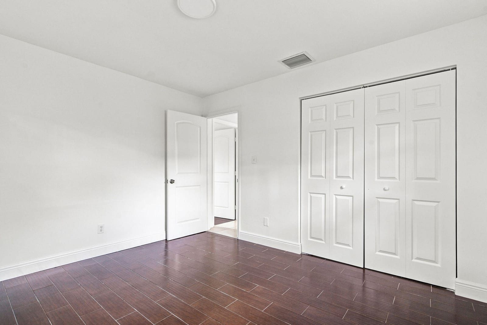 399 SW 14TH Street — photo 9