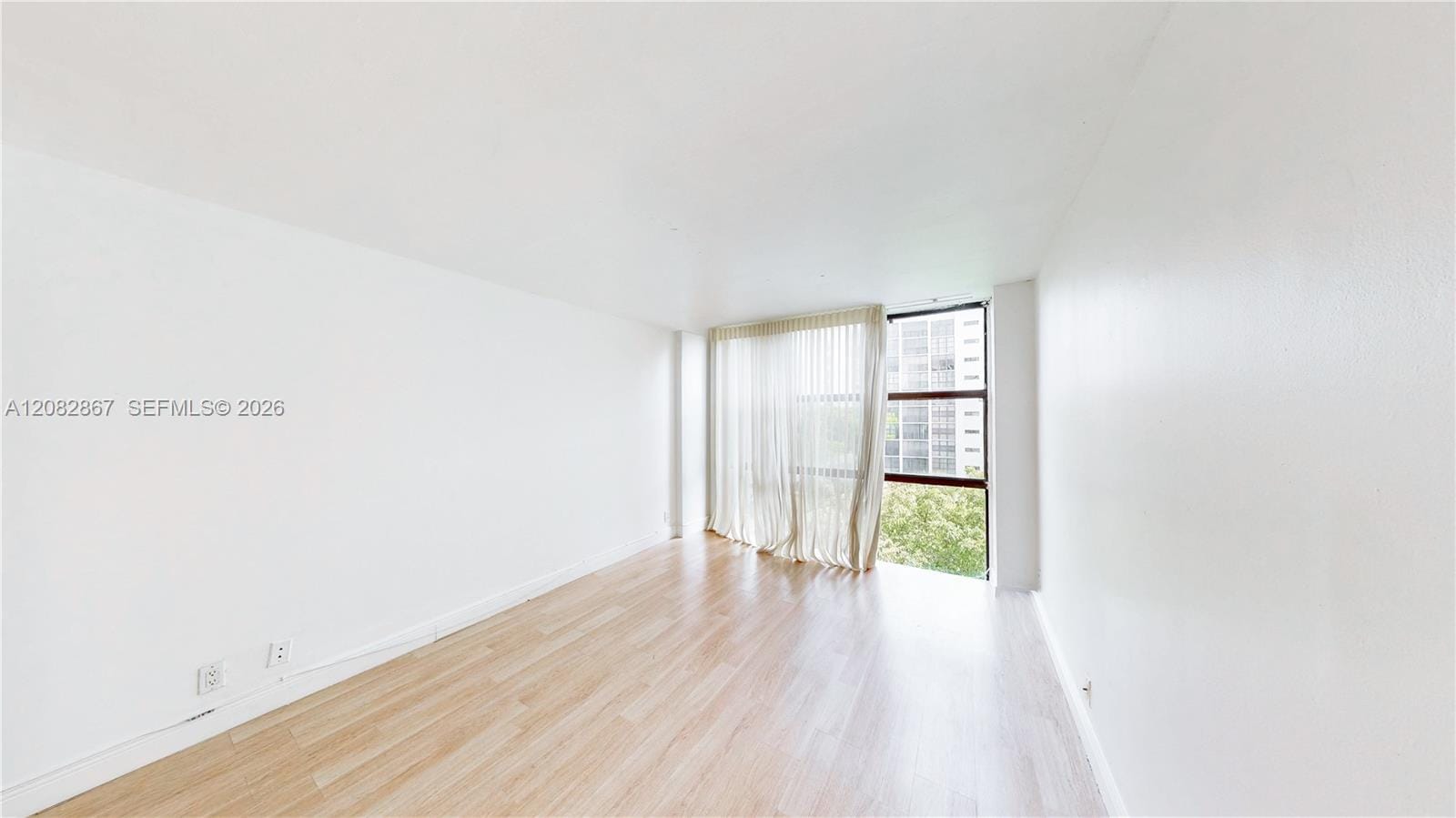 17011 N Bay Road 516 — photo 9