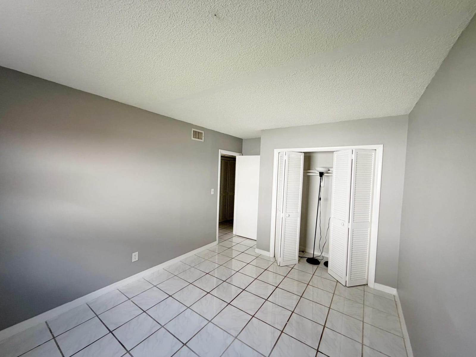 320 SW 1ST Street D-2 — photo 11