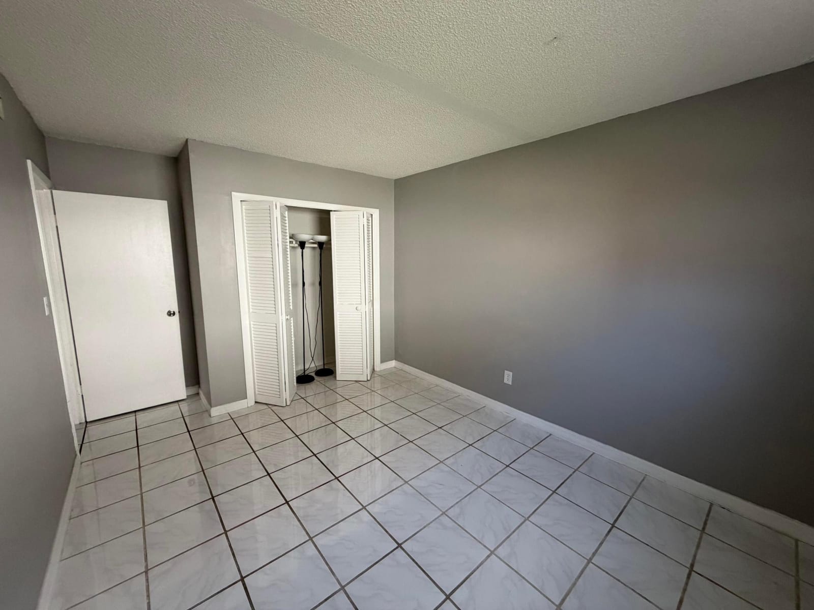 320 SW 1ST Street D-2 — photo 12