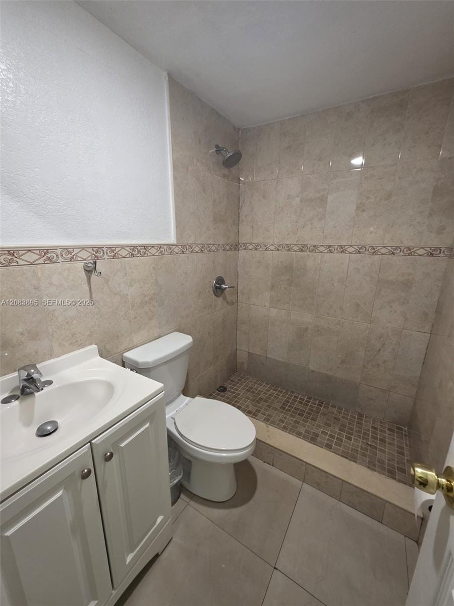 1035 W 77th Street 215 — photo 5