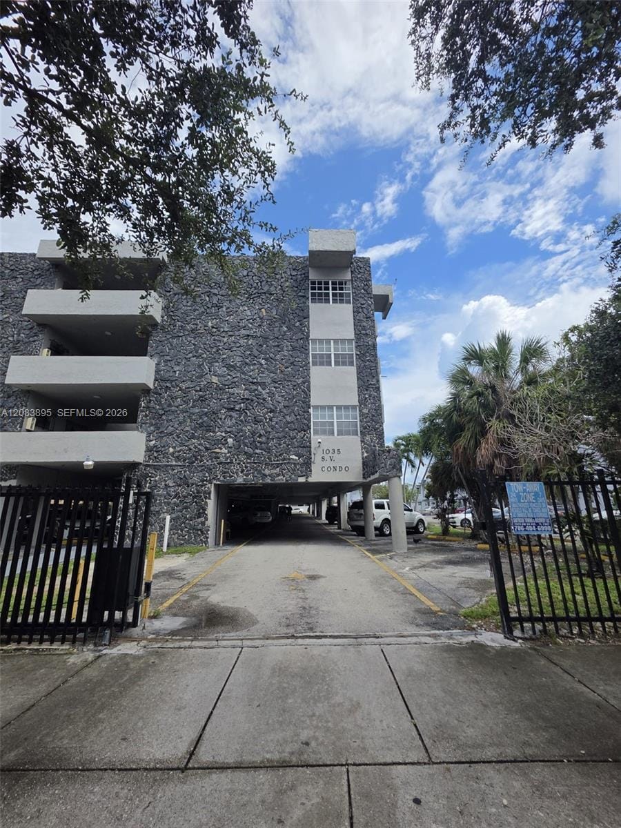 1035 W 77th Street 215, Hialeah, FL 33014