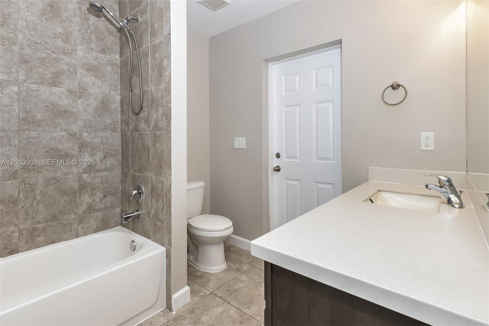 1061 SW Dubois Avenue — photo 3