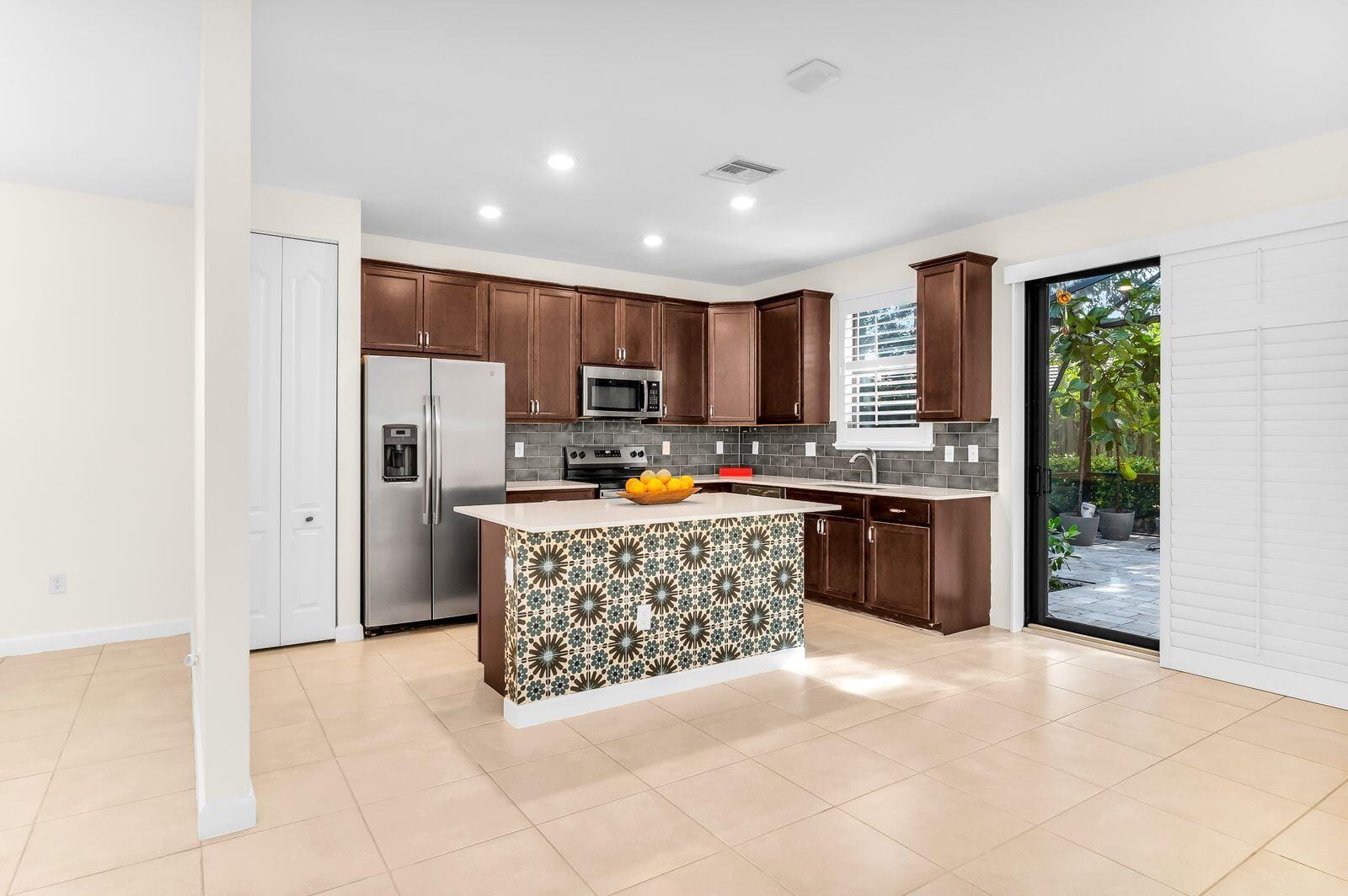 12822 ANTHORNE Lane — photo 3