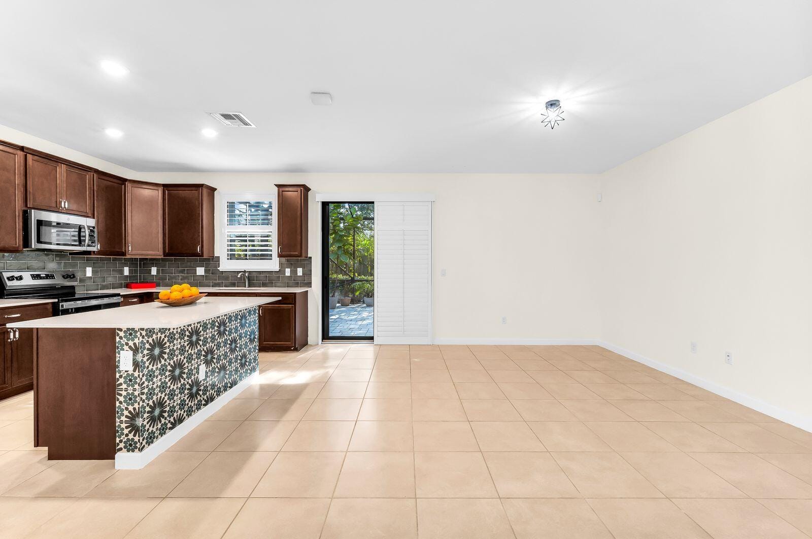 12822 ANTHORNE Lane — photo 6