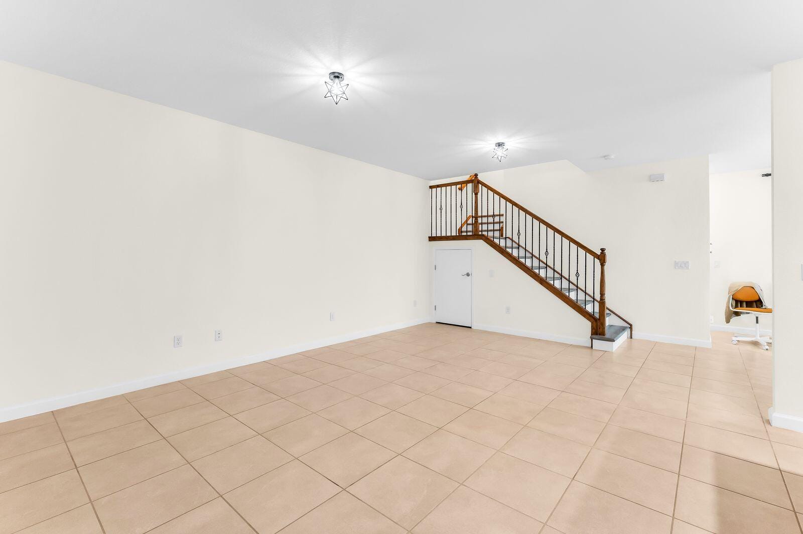 12822 ANTHORNE Lane — photo 8