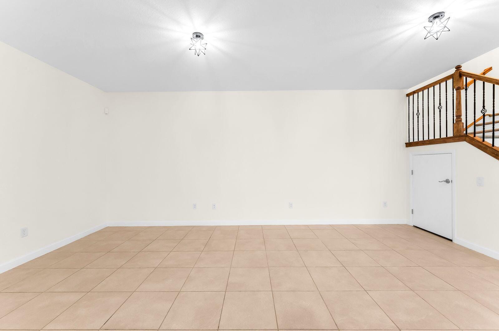 12822 ANTHORNE Lane — photo 9