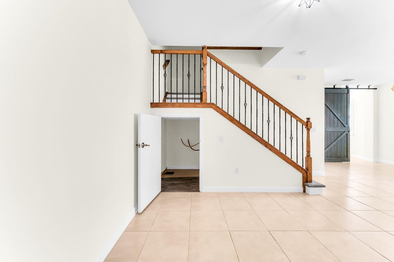 12822 ANTHORNE Lane — photo 10