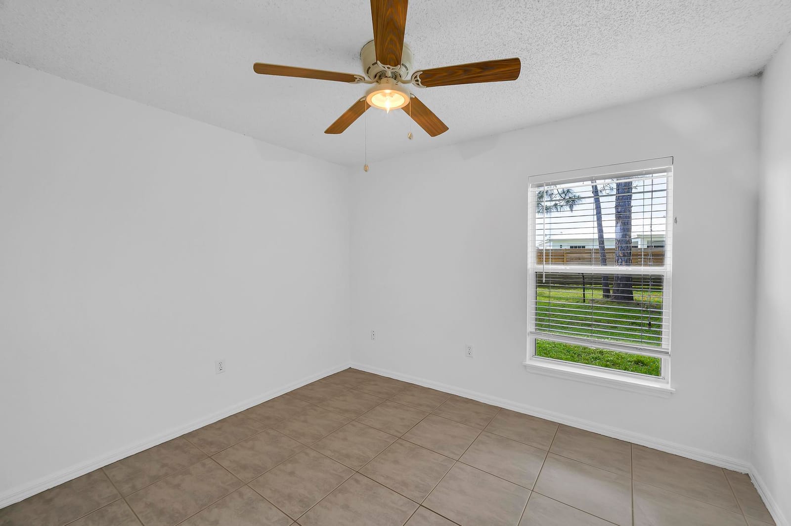 1800 SW Glenco Street — photo 12