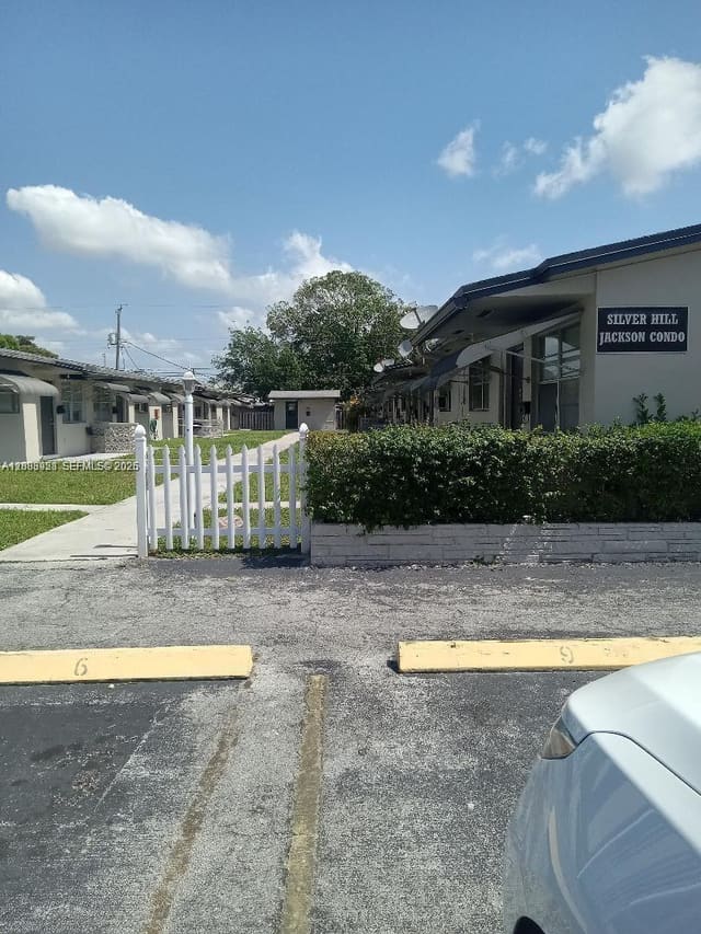 2901 Jackson Street 3, Silver Hill Manor Apts Co, Hollywood, FL