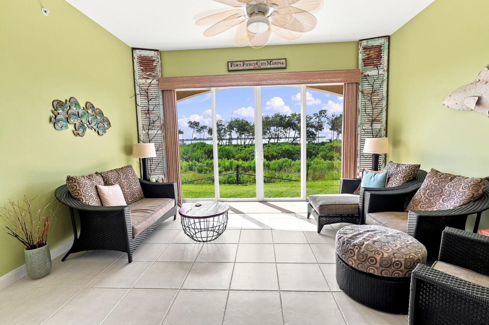 26 HARBOUR ISLE Drive W 102, Fort Pierce, FL 34949 photo 2