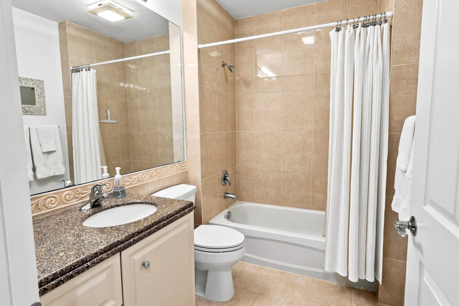 26 HARBOUR ISLE Drive W 102, Fort Pierce, FL 34949 photo 17