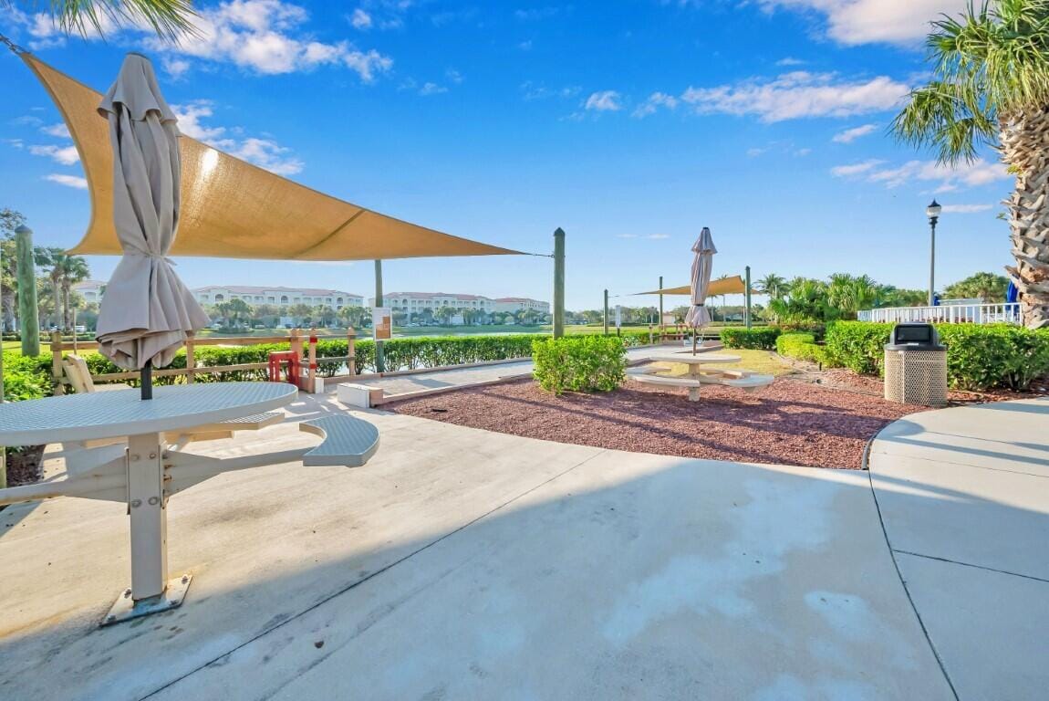 26 HARBOUR ISLE Drive W 102, Fort Pierce, FL 34949 photo 30