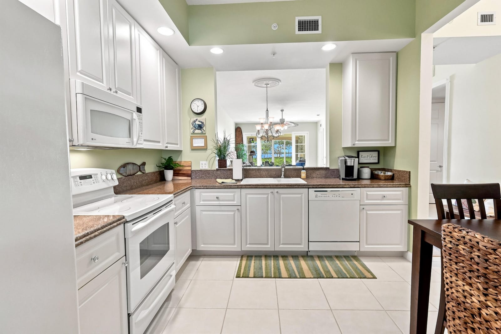 26 HARBOUR ISLE Drive W 102, Fort Pierce, FL 34949 photo 9