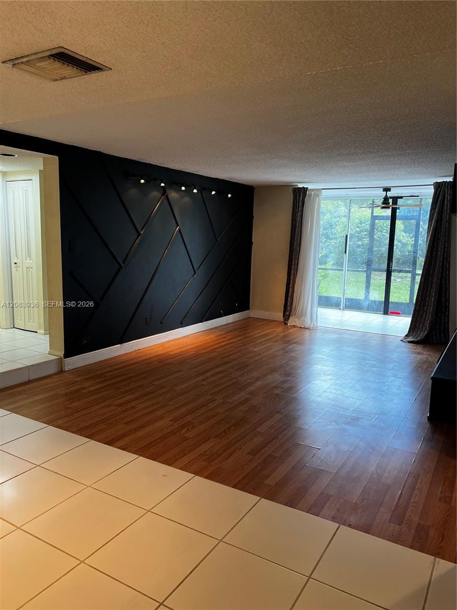3720 Inverrary Drive 1W — photo 3