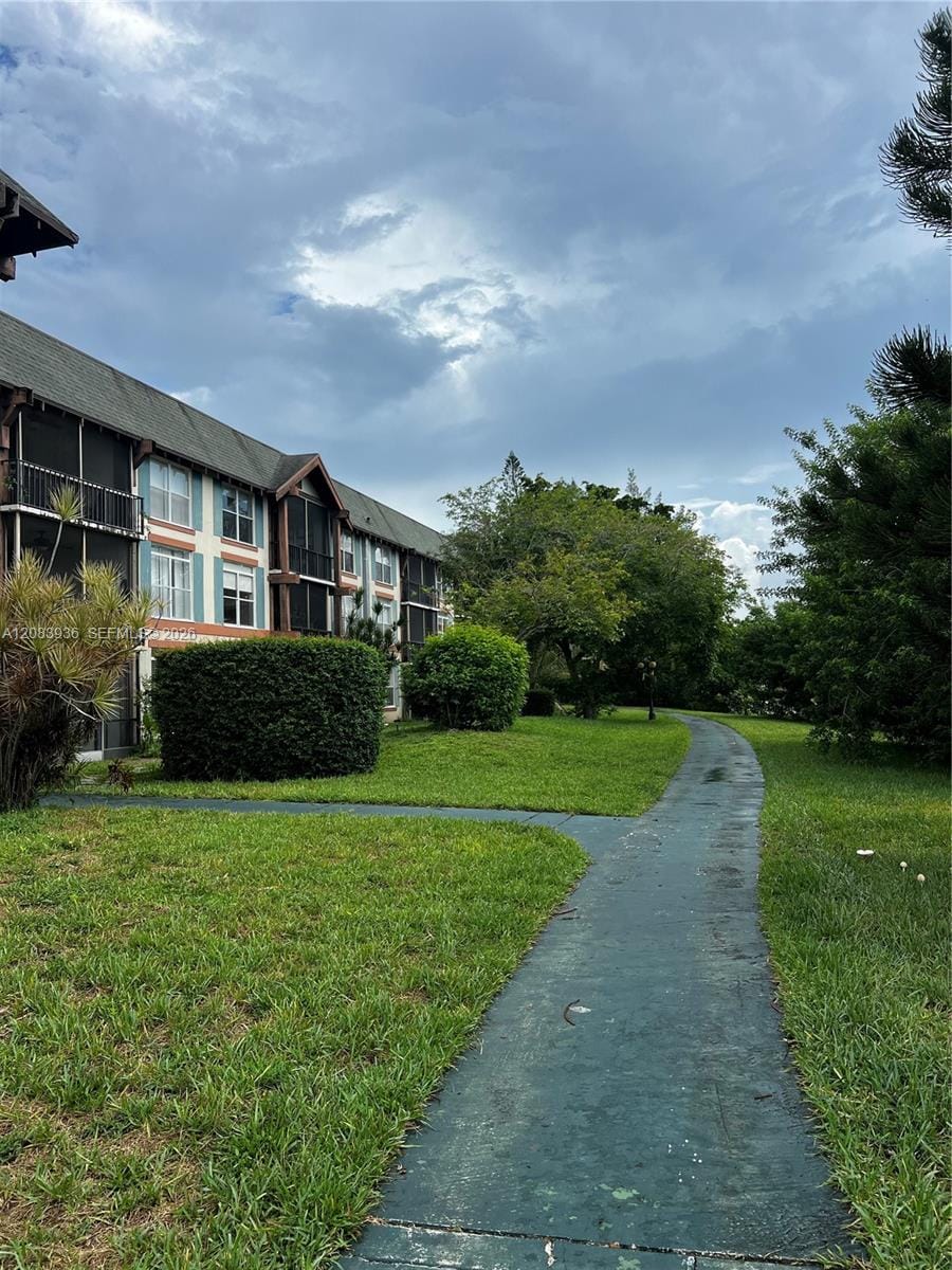 3720 Inverrary Drive 1W — photo 5