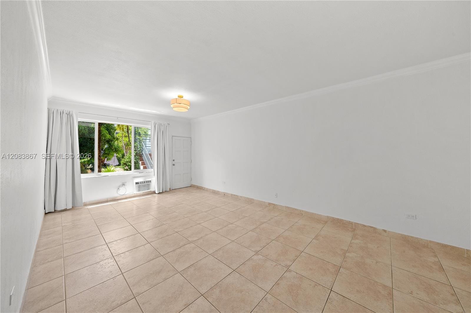 4720 Pine Tree Drive 6 — photo 6