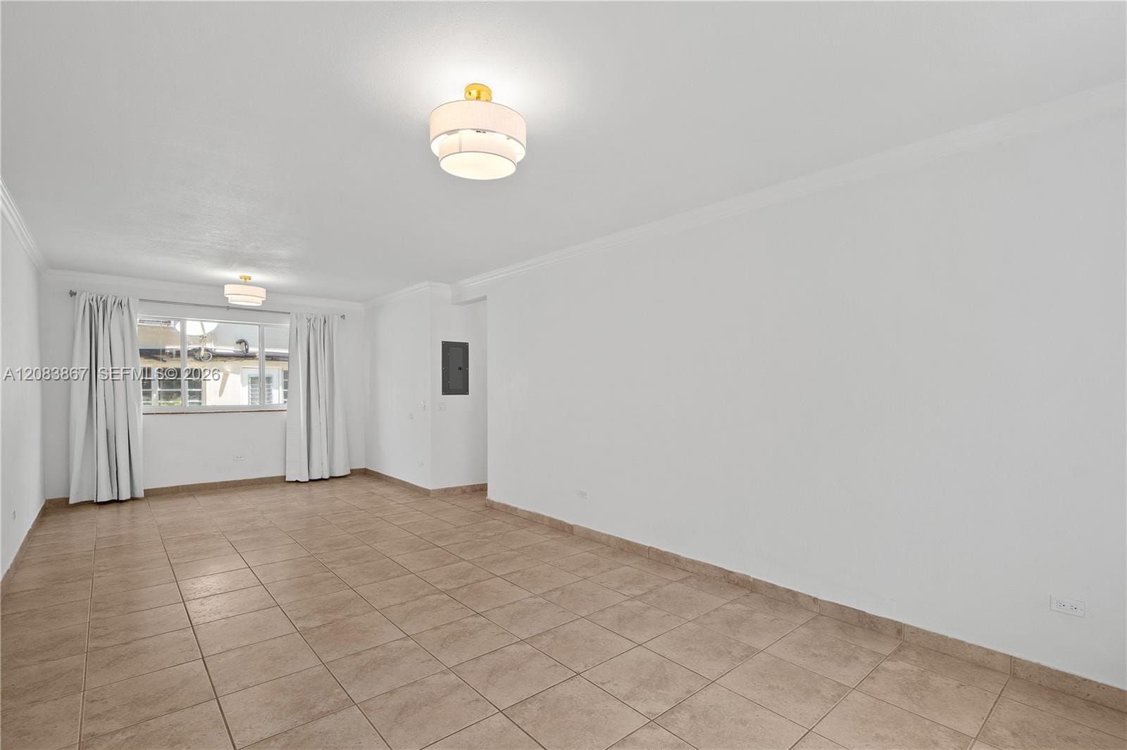 4720 Pine Tree Drive 6 — photo 9