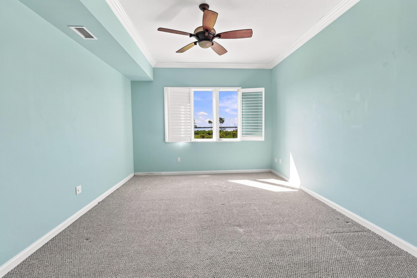 25 HARBOUR ISLE Drive W 104, Fort Pierce, FL 34949 photo 13