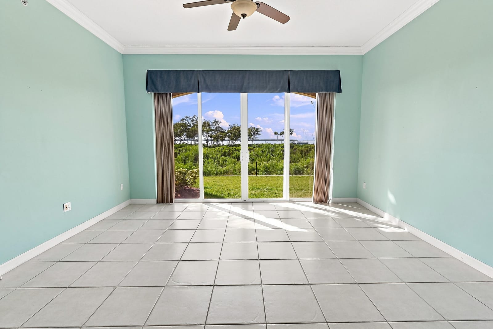 25 HARBOUR ISLE Drive W 104, Fort Pierce, FL 34949 photo 3