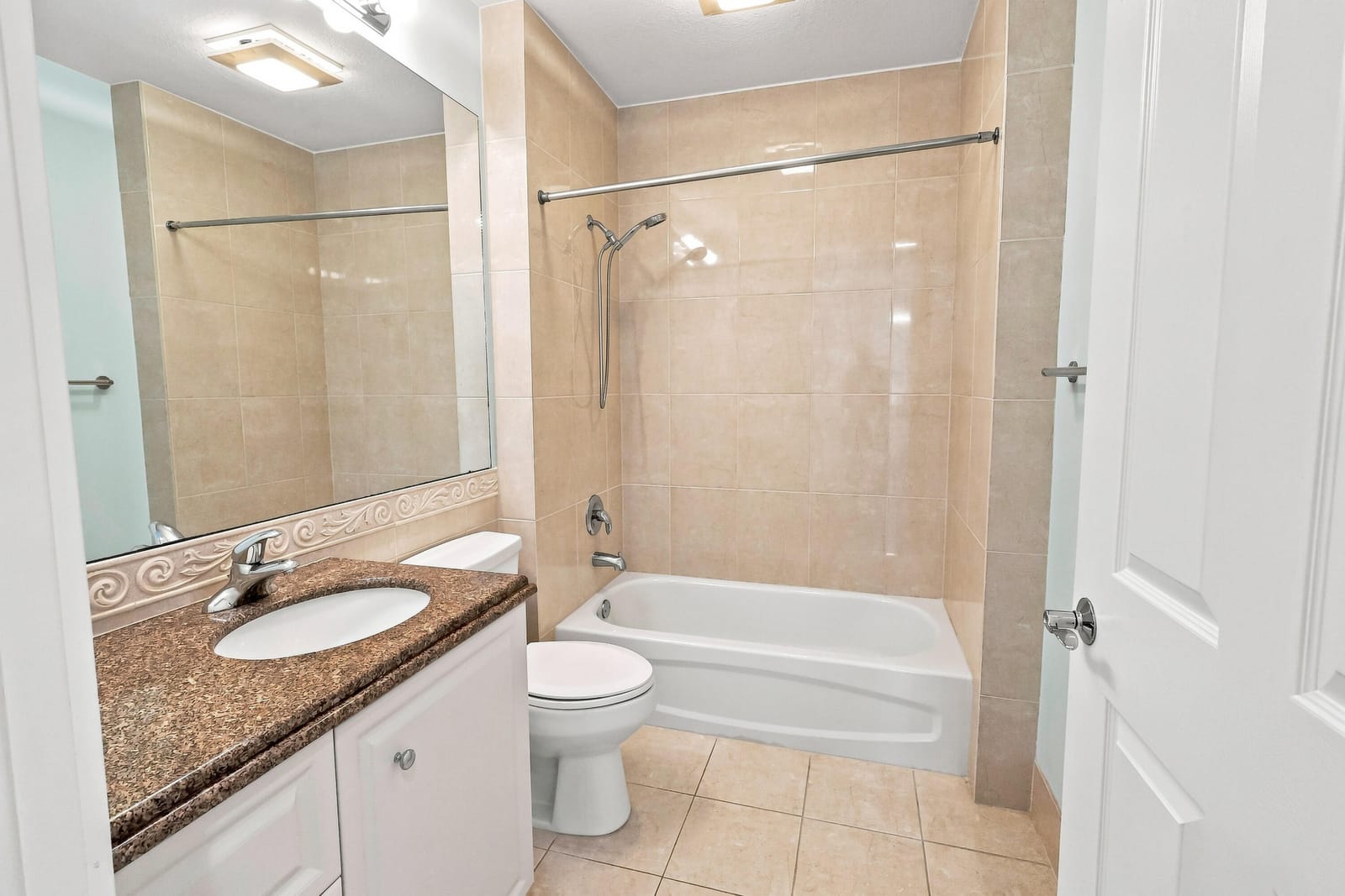 25 HARBOUR ISLE Drive W 104, Fort Pierce, FL 34949 photo 24