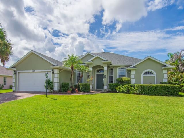 5625 Riverboat Circle SW, South Lakes Subdivision, Vero Beach, FL