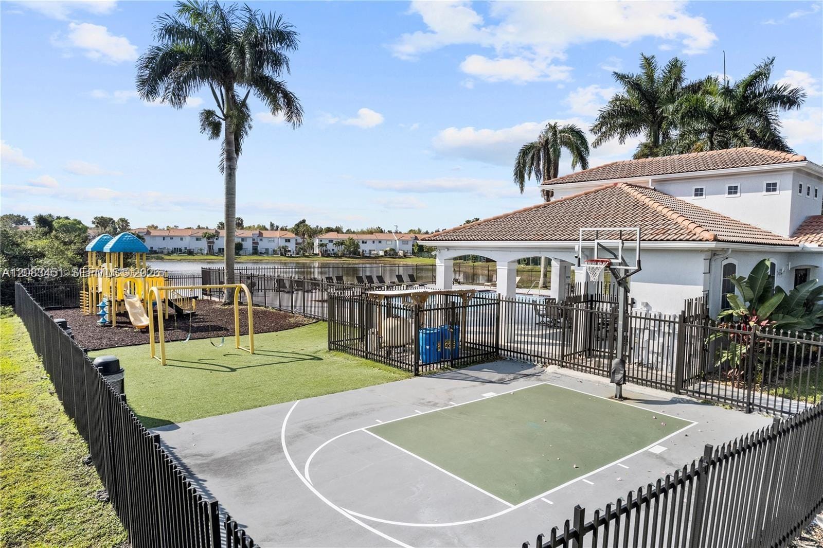 833 SW 148th Place 833 — photo 3