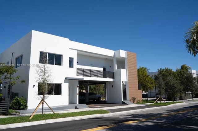 500 Foster Road C, Hallandale Beach, FL 33009