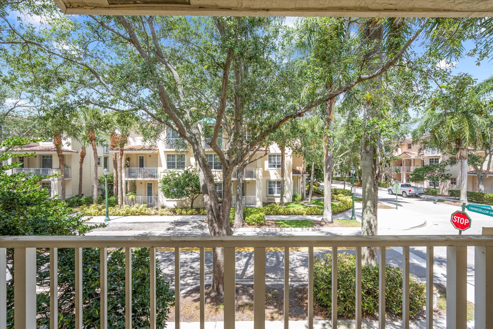 4822 Chancellor Drive 23, Jupiter, FL 33458 photo 2