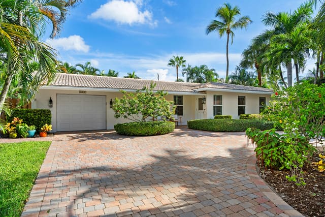 2641 NE 52nd Street, Lighthouse Point, FL 33064