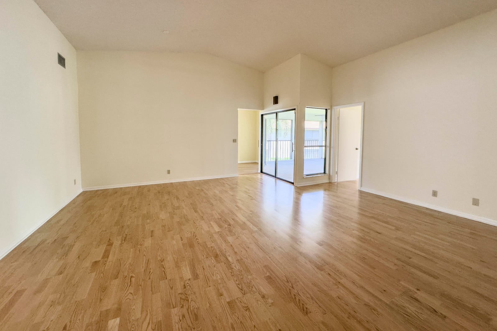 3362 Lucerne Park Drive — photo 3