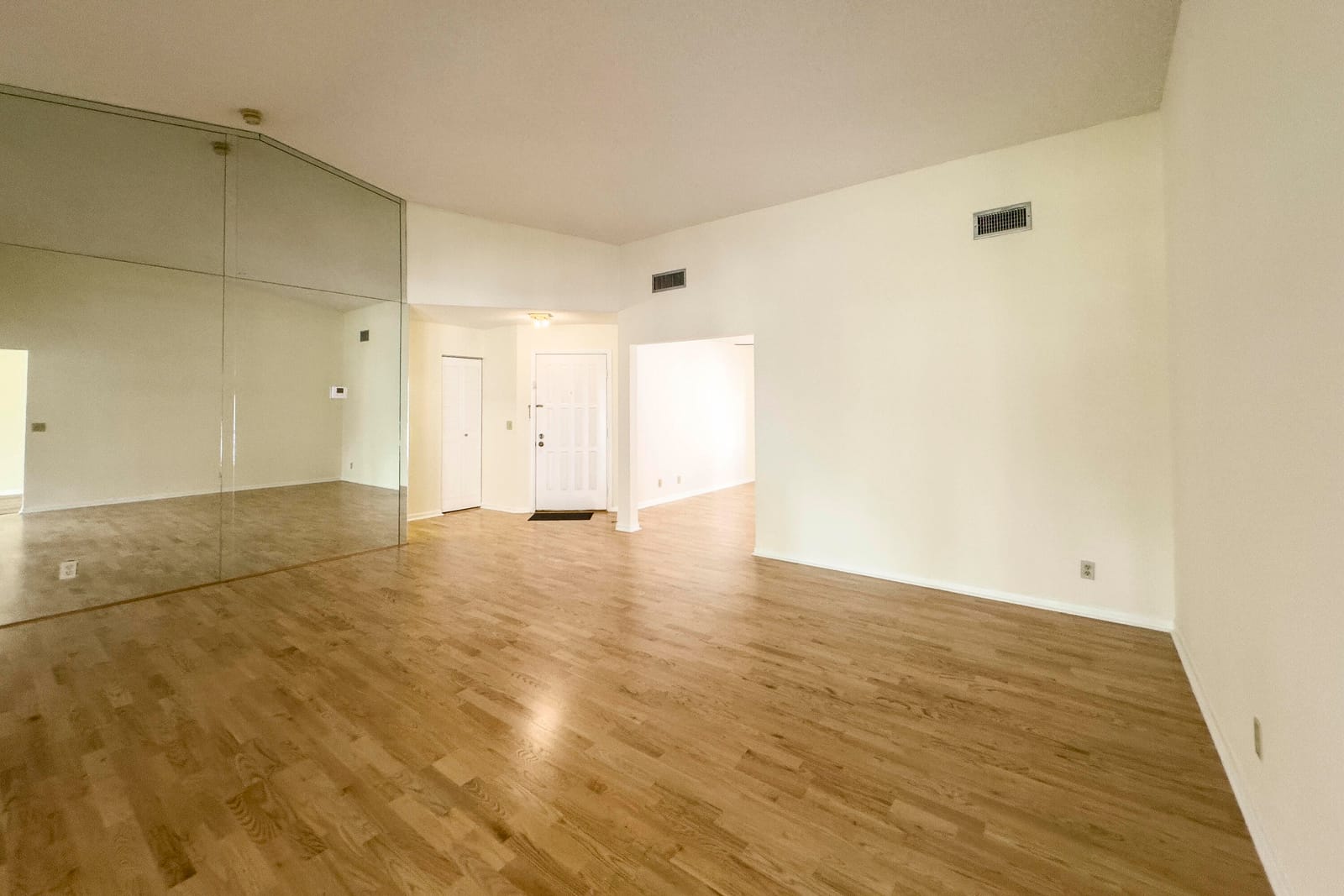 3362 Lucerne Park Drive — photo 5