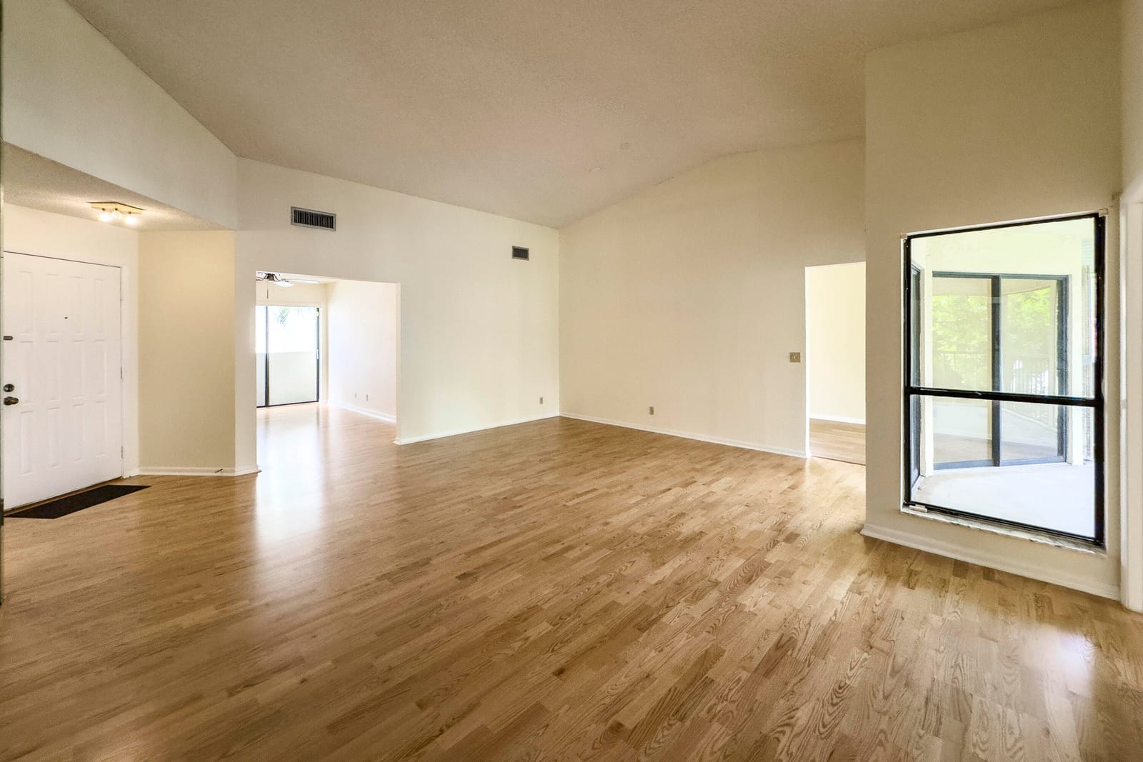 3362 Lucerne Park Drive — photo 6