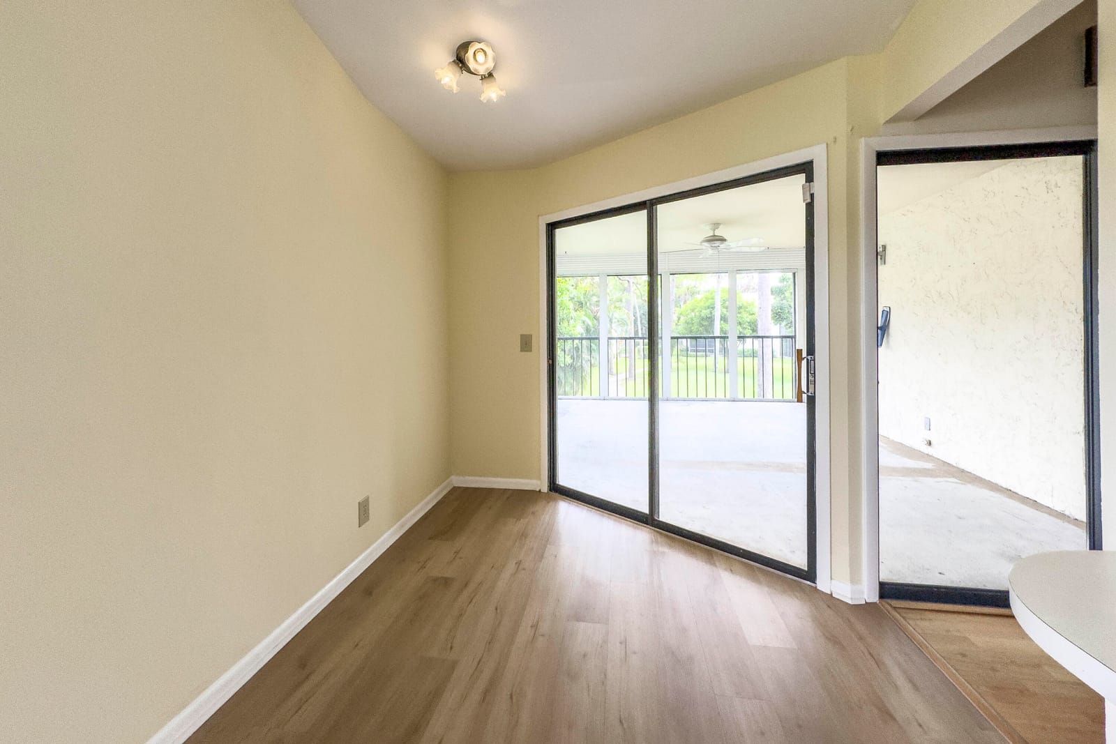 3362 Lucerne Park Drive — photo 9