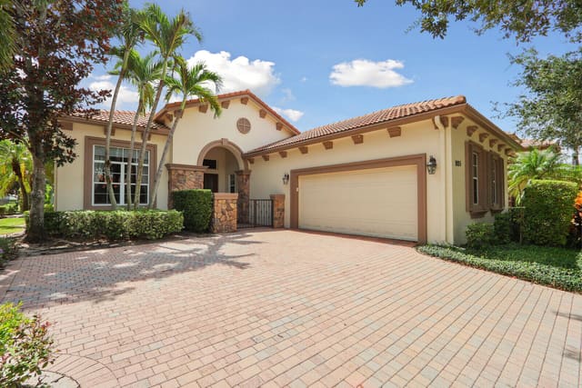 9885 SW TORRIENTE Lane, Port St. Lucie, FL 34986