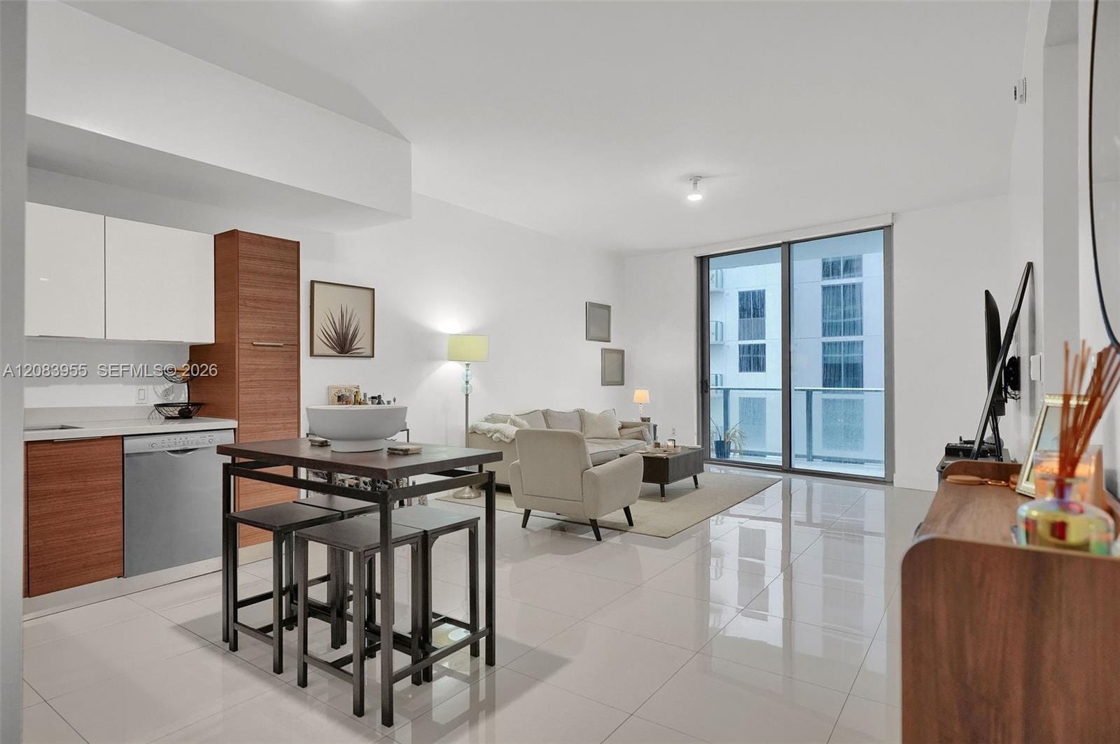 1010 SW 2nd Avenue 2005, Miami, FL 33130 photo 3