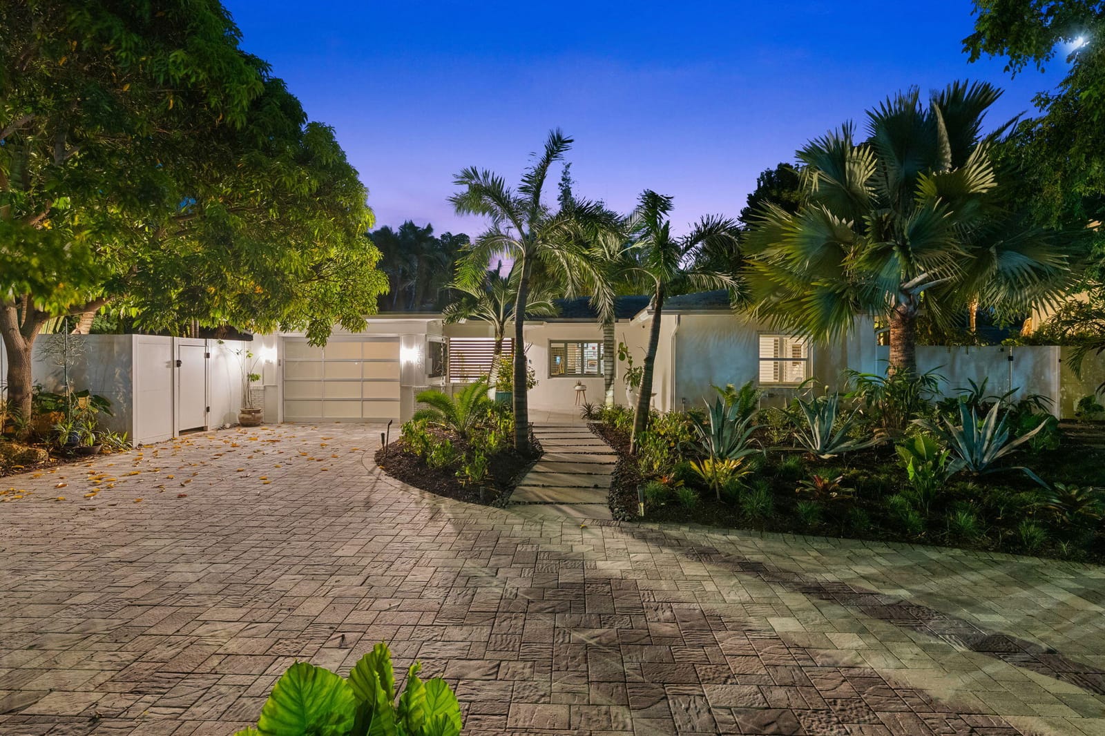 1500 MIDDLE RIVER Drive, Fort Lauderdale, FL 33304 photo 2
