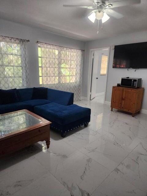 33xx SW 16TH Street R, Fort Lauderdale, FL 33312