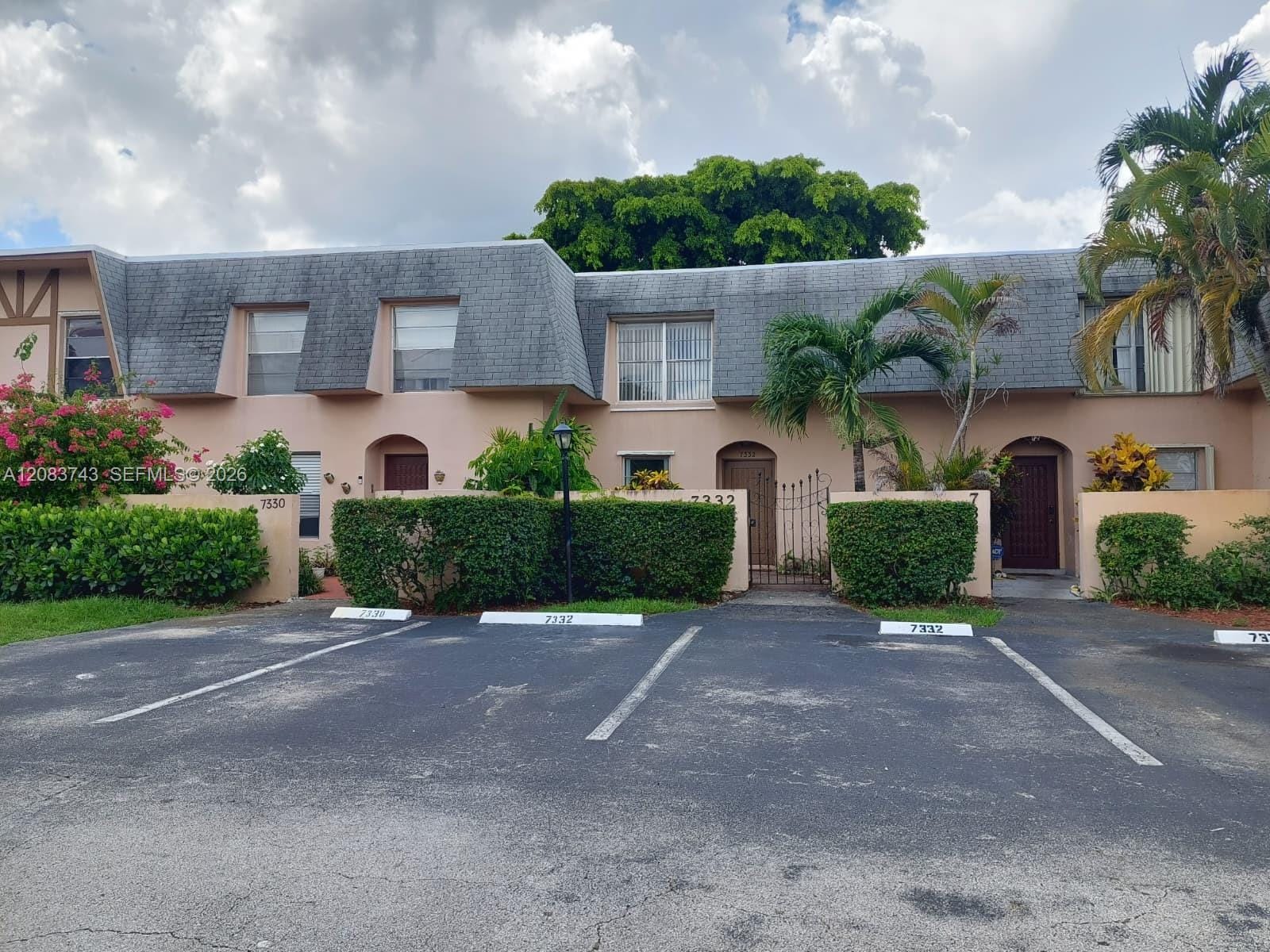 7332 SW 25th Court 12, Davie, FL 33317