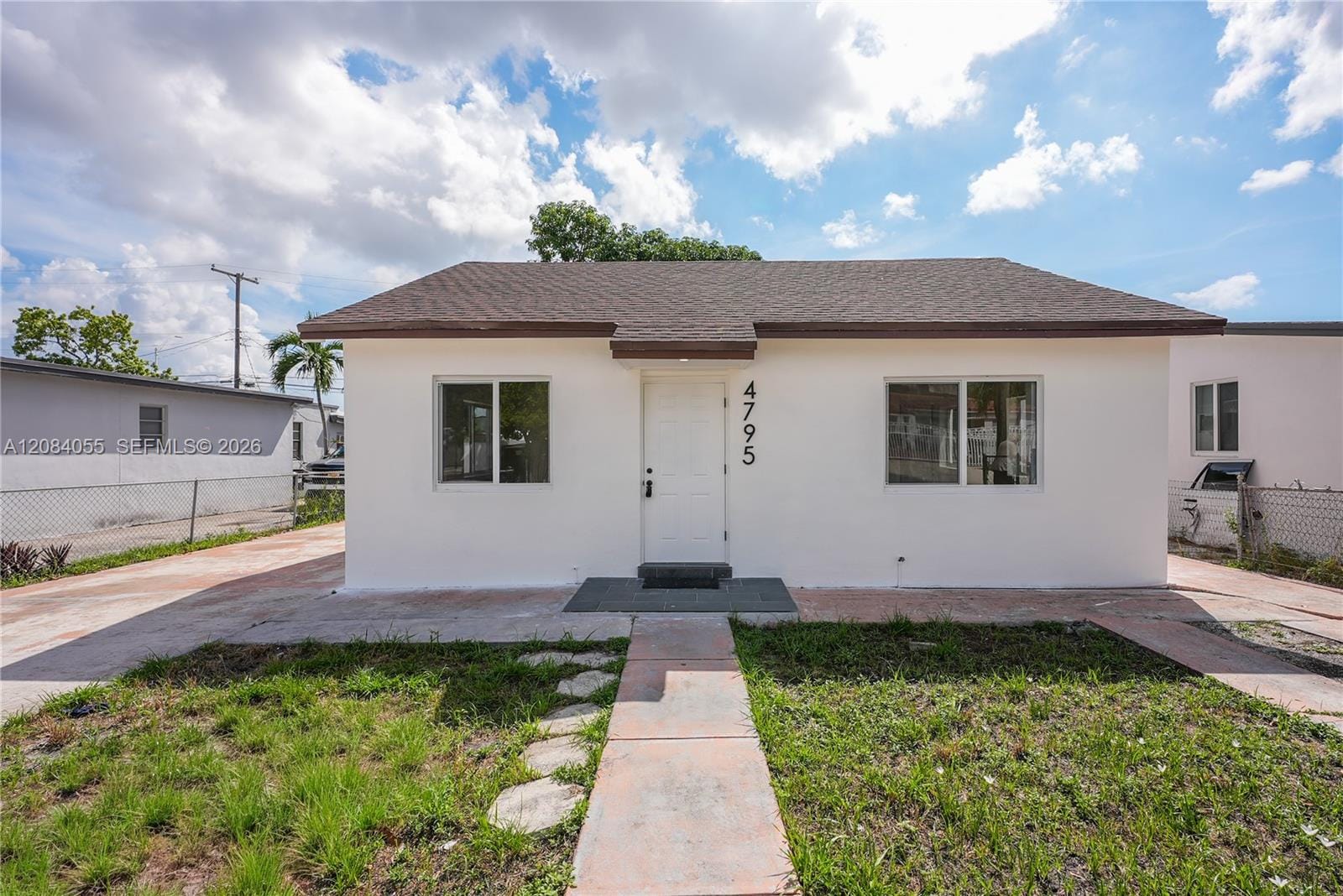 4795 E 8th Court — photo 2