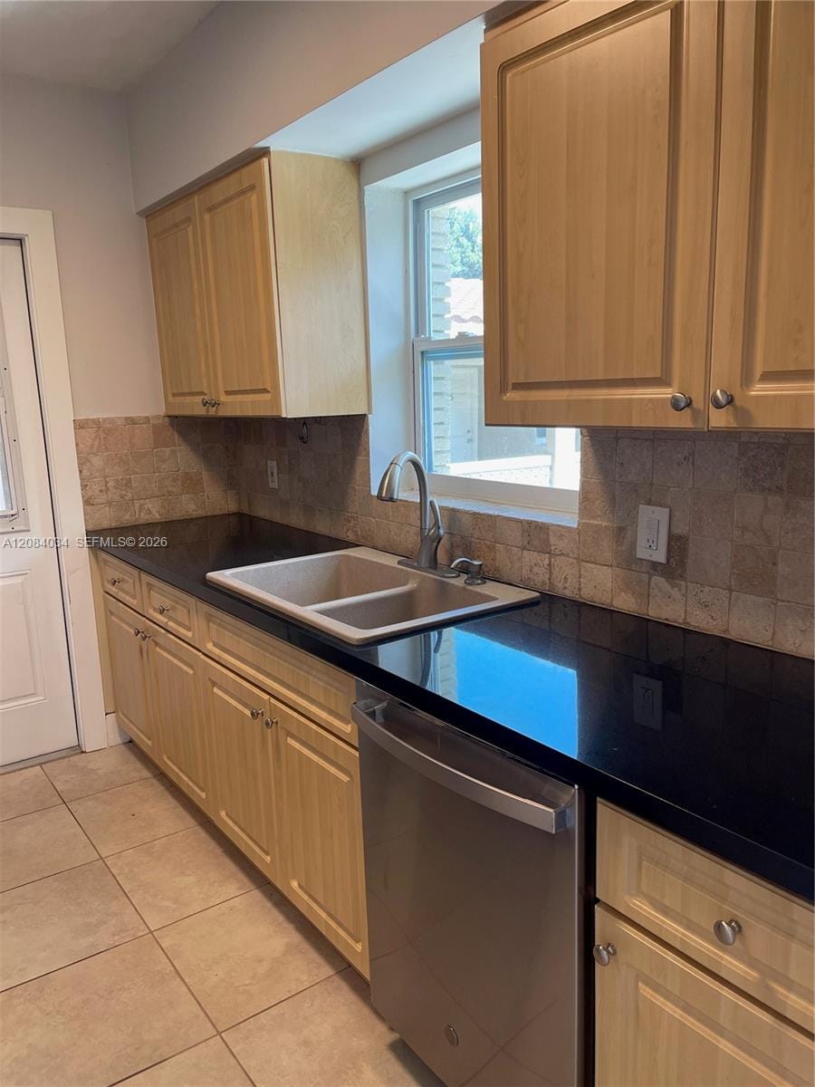 125 Edgewater Drive 14 — photo 11